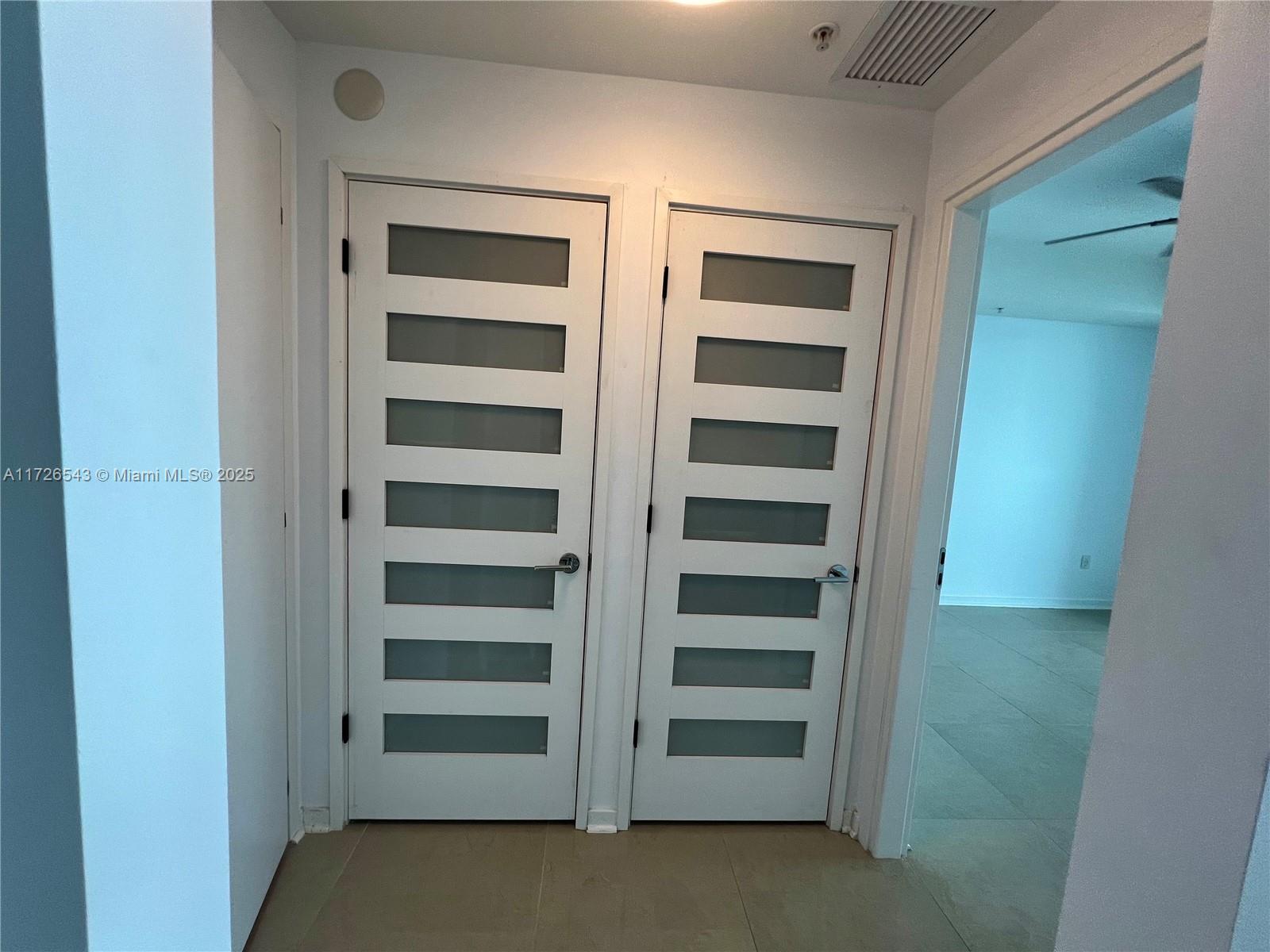 300 S Biscayne Blvd #3614, Miami FL 33131