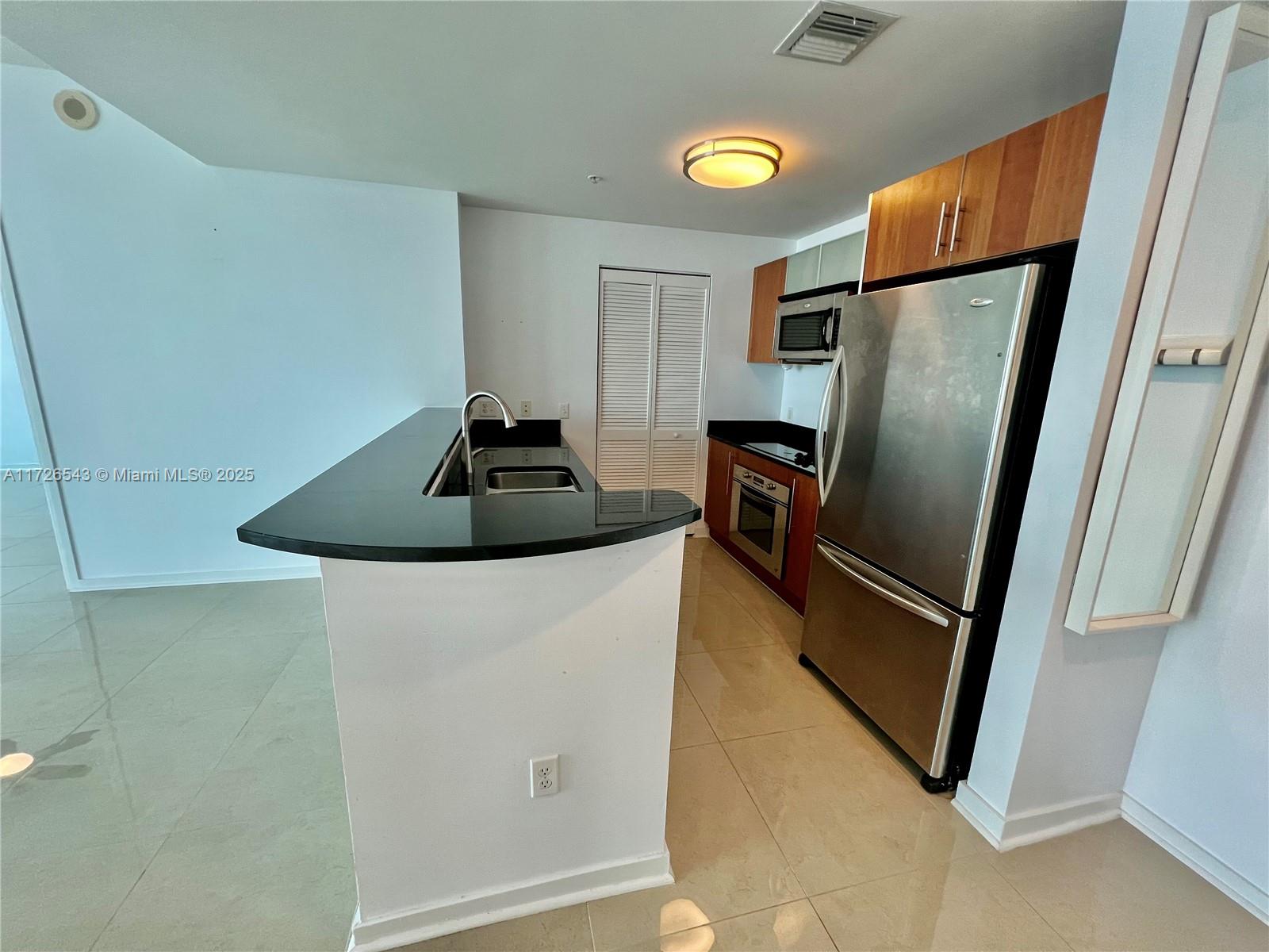 300 S Biscayne Blvd #3614, Miami FL 33131