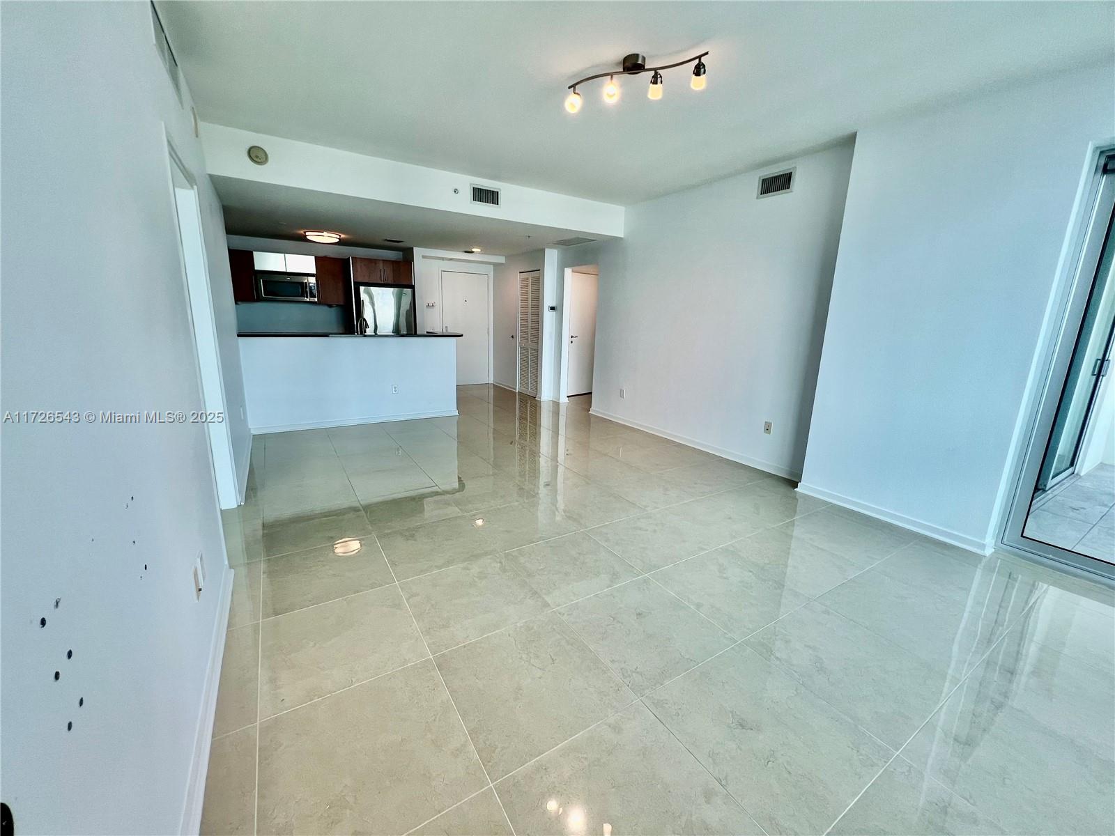 300 S Biscayne Blvd #3614, Miami FL 33131