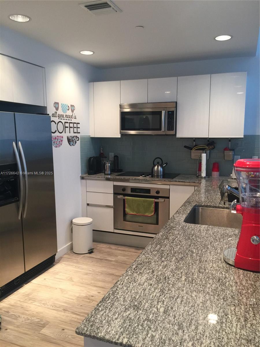 1060 Brickell Ave #811, Miami FL 33131