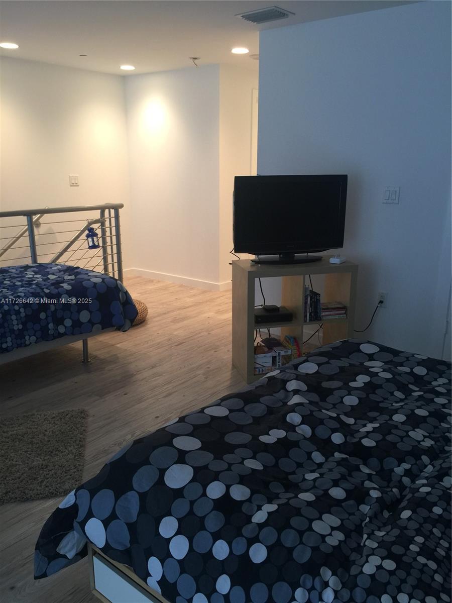 1060 Brickell Ave #811, Miami FL 33131