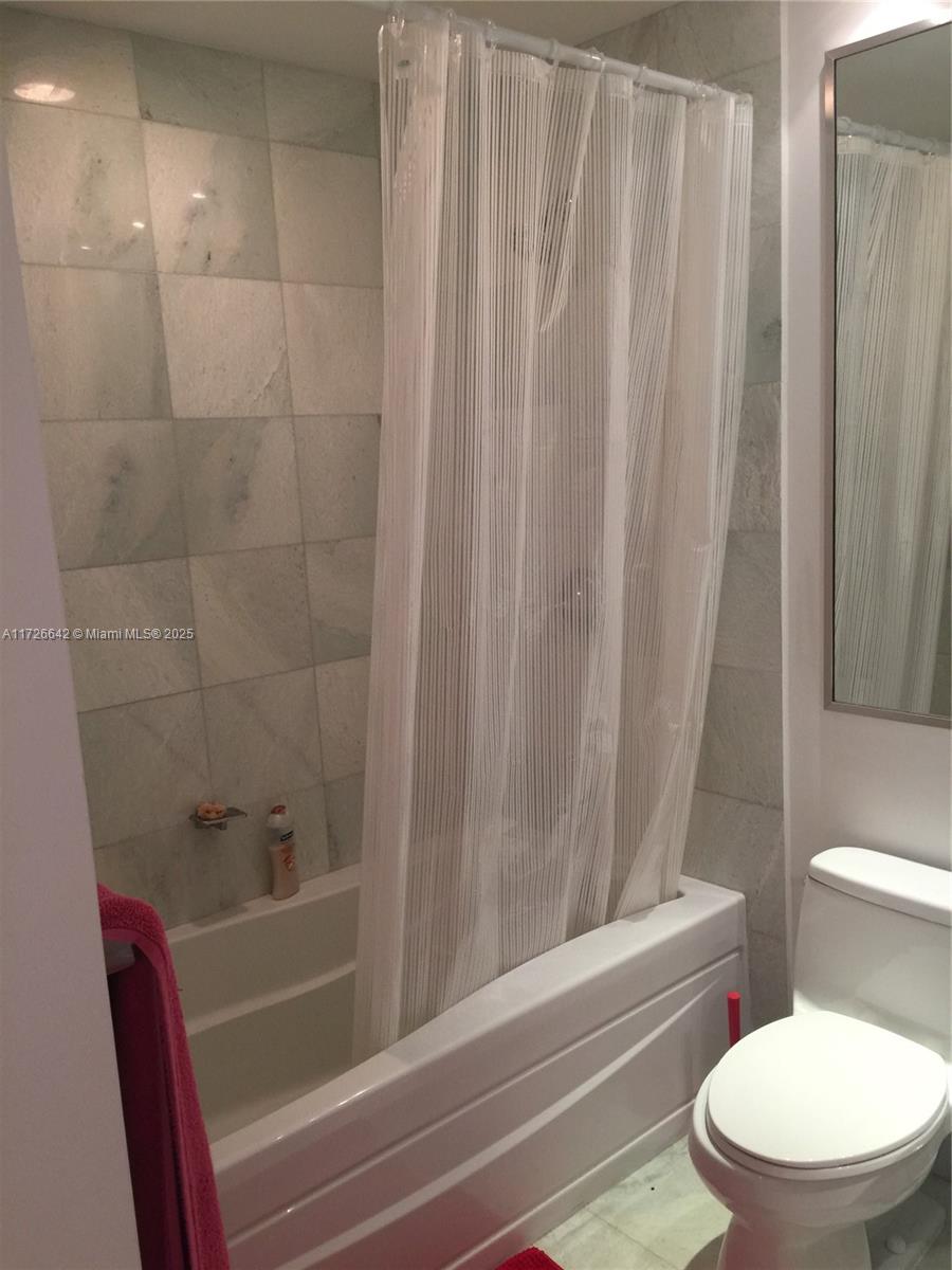 1060 Brickell Ave #811, Miami FL 33131