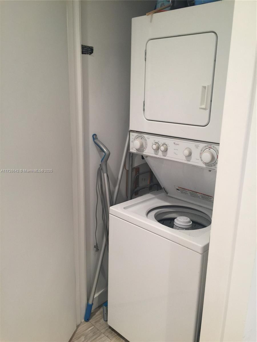 1060 Brickell Ave #811, Miami FL 33131
