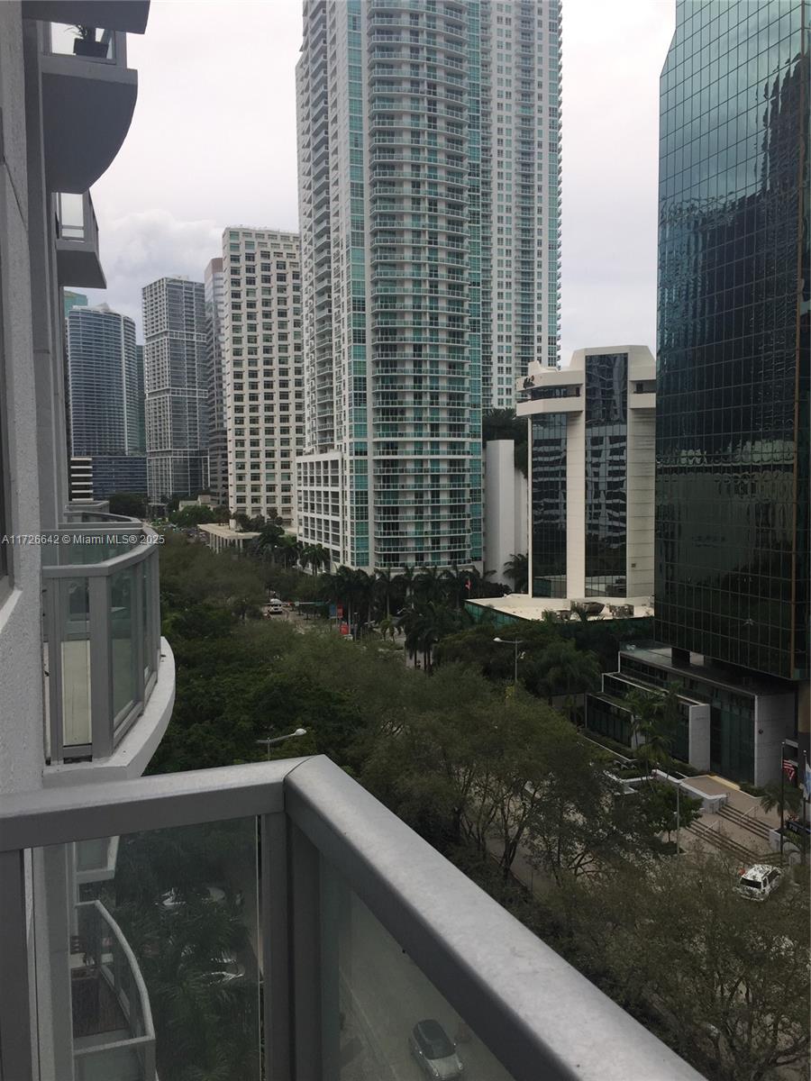 1060 Brickell Ave #811, Miami FL 33131