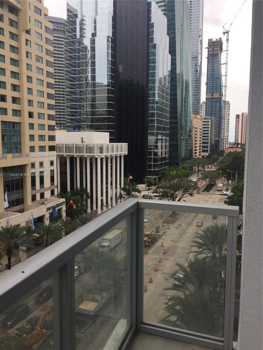 1060 Brickell Ave #811, Miami FL 33131