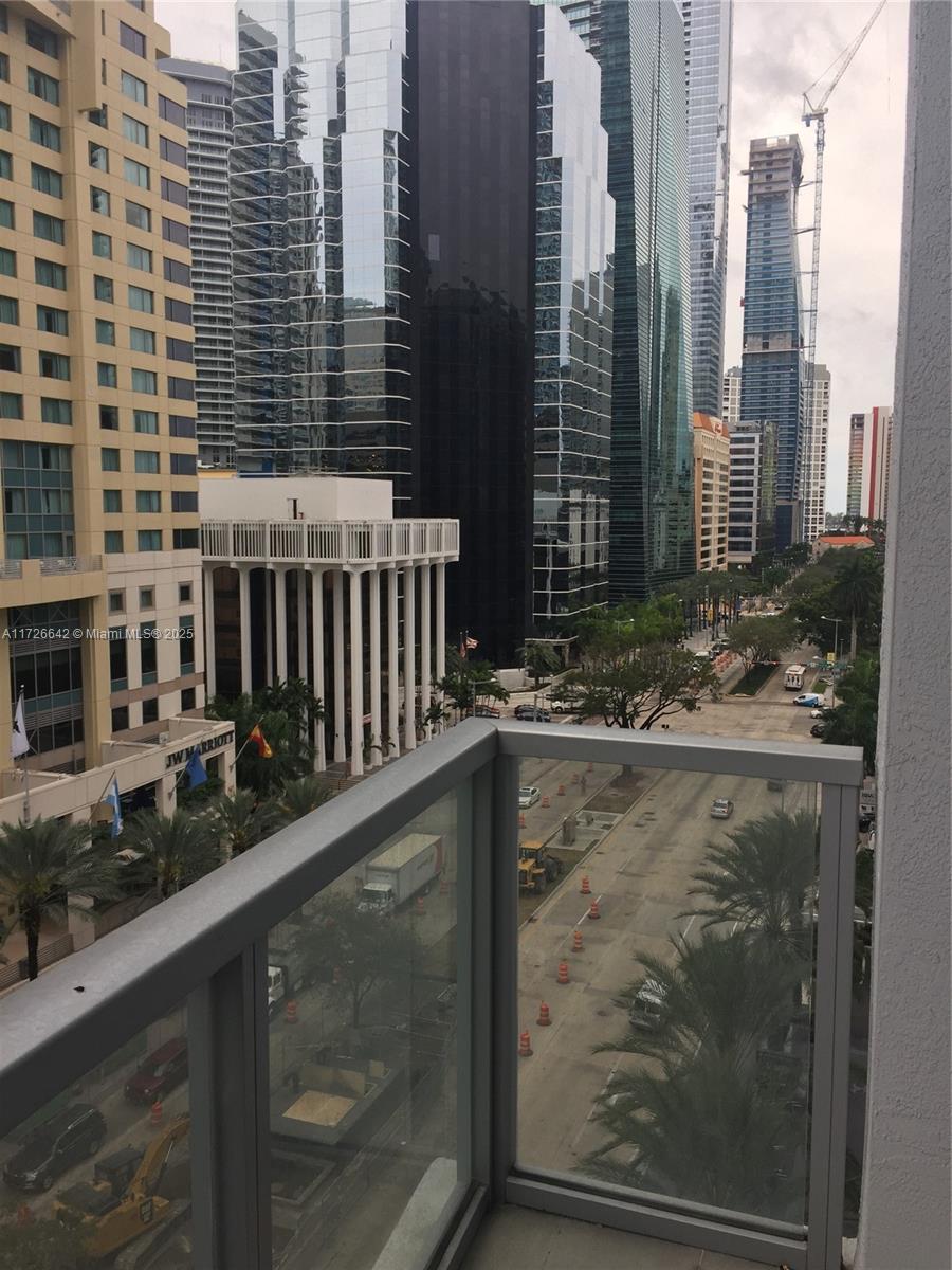 1060 Brickell Ave #811, Miami FL 33131