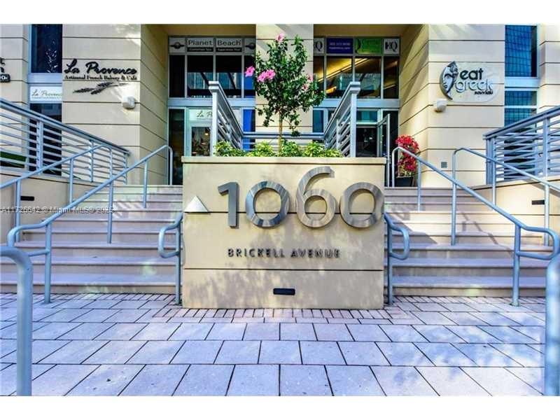 1060 Brickell Ave #811, Miami FL 33131