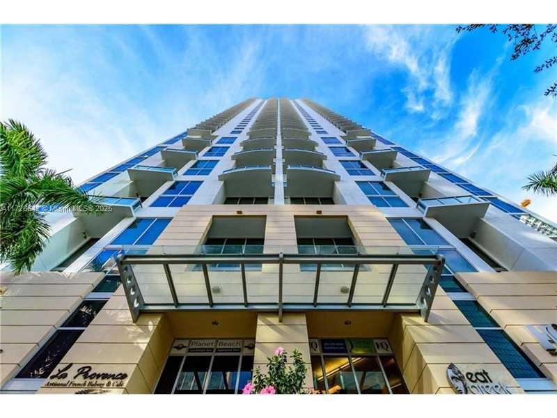 1060 Brickell Ave #811, Miami FL 33131