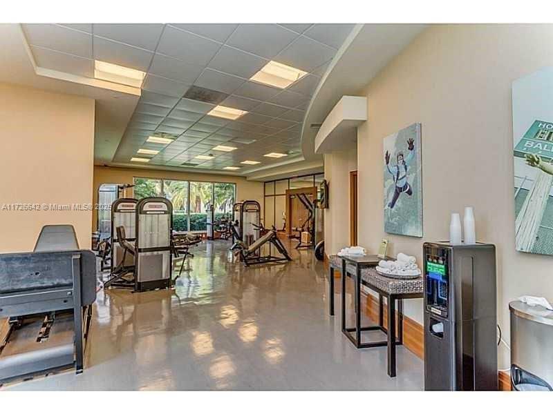 1060 Brickell Ave #811, Miami FL 33131