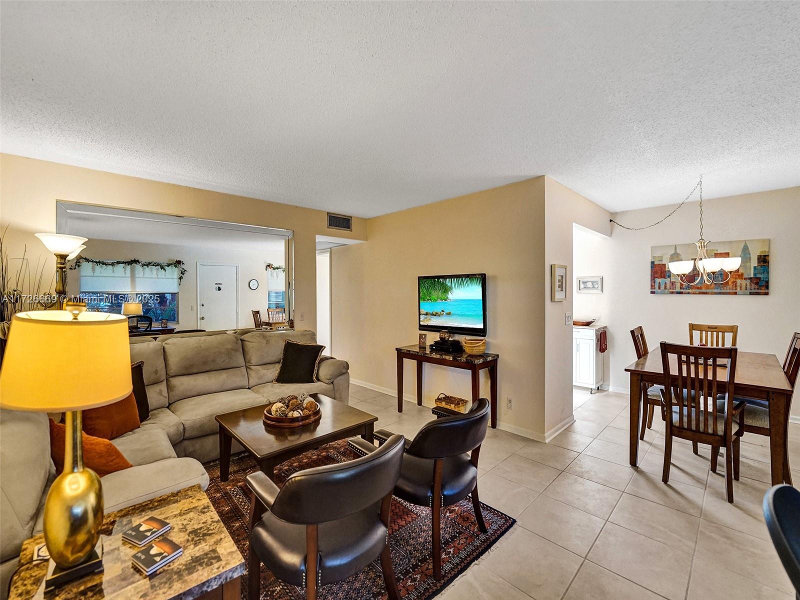 251 SW 134th Way #110M, Pembroke Pines, Florida image 3