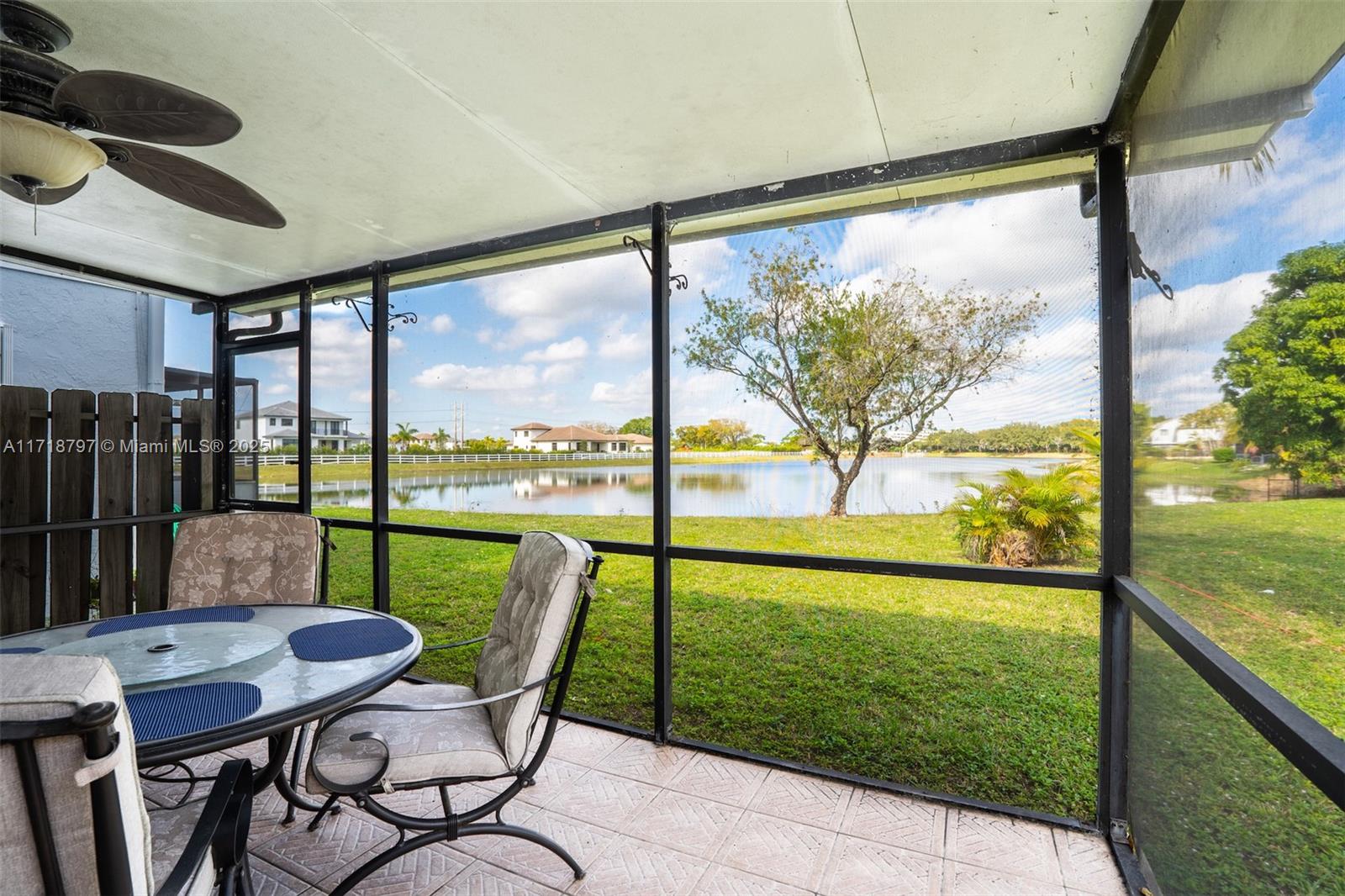 4811 Grapevine Way, Davie, Florida image 30