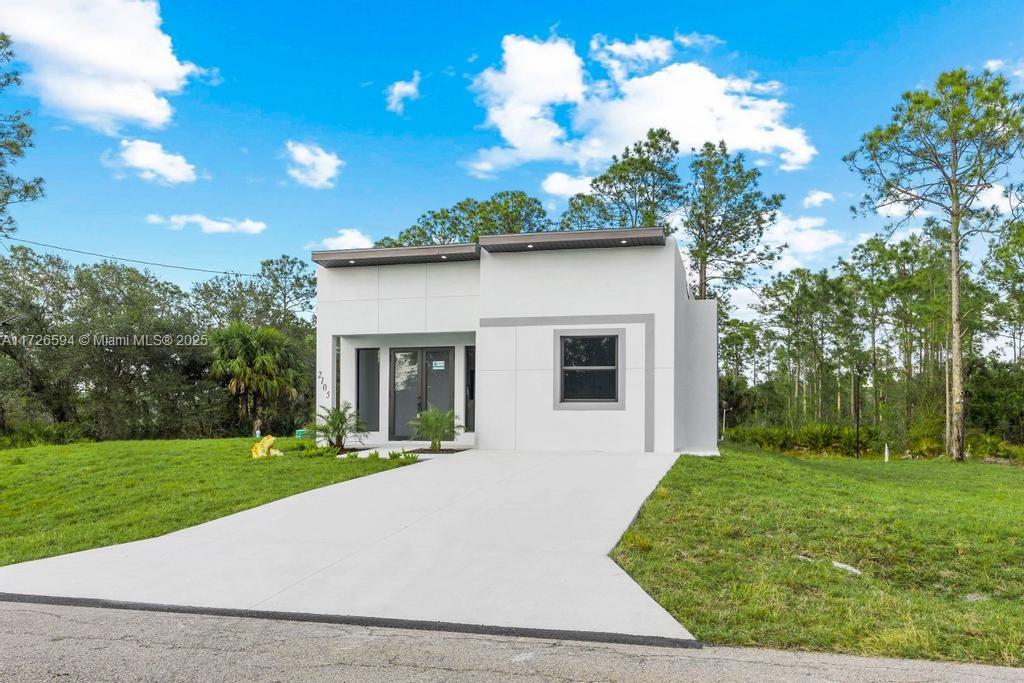 2105 E 11th St, Lehigh Acres, Florida image 8