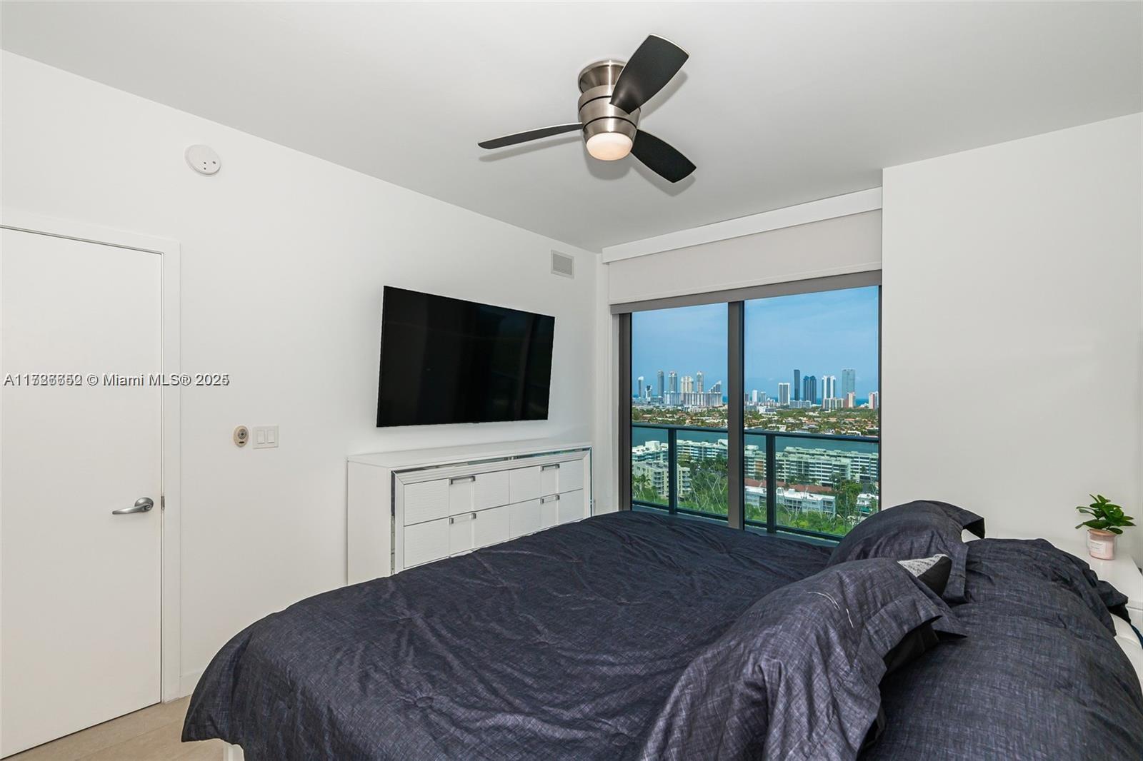 16385 NE Biscayne Blvd #2118, North Miami Beach, Florida image 13