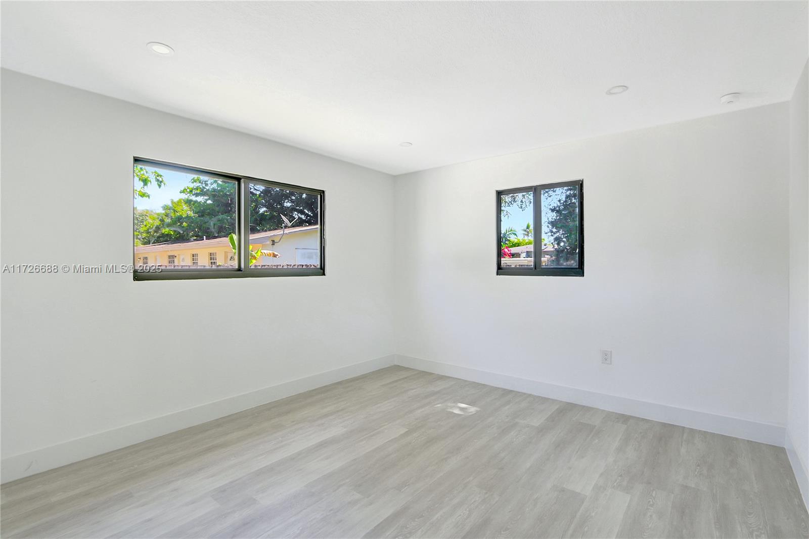 2454 Garfield St, Hollywood, Florida image 18