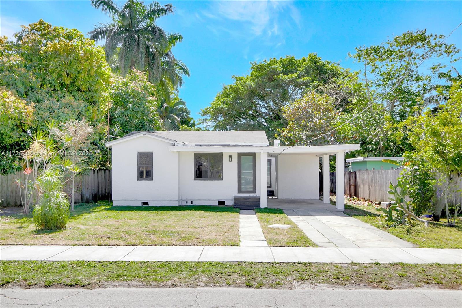 2454 Garfield St, Hollywood, Florida image 2