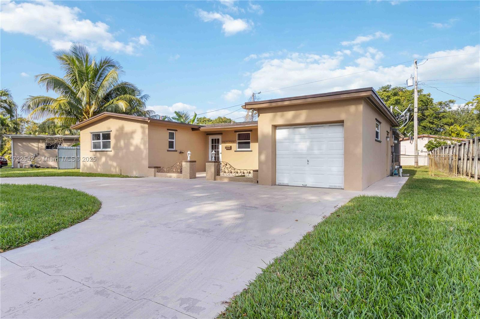 6431 SW 7th St, Pembroke Pines, Florida image 2