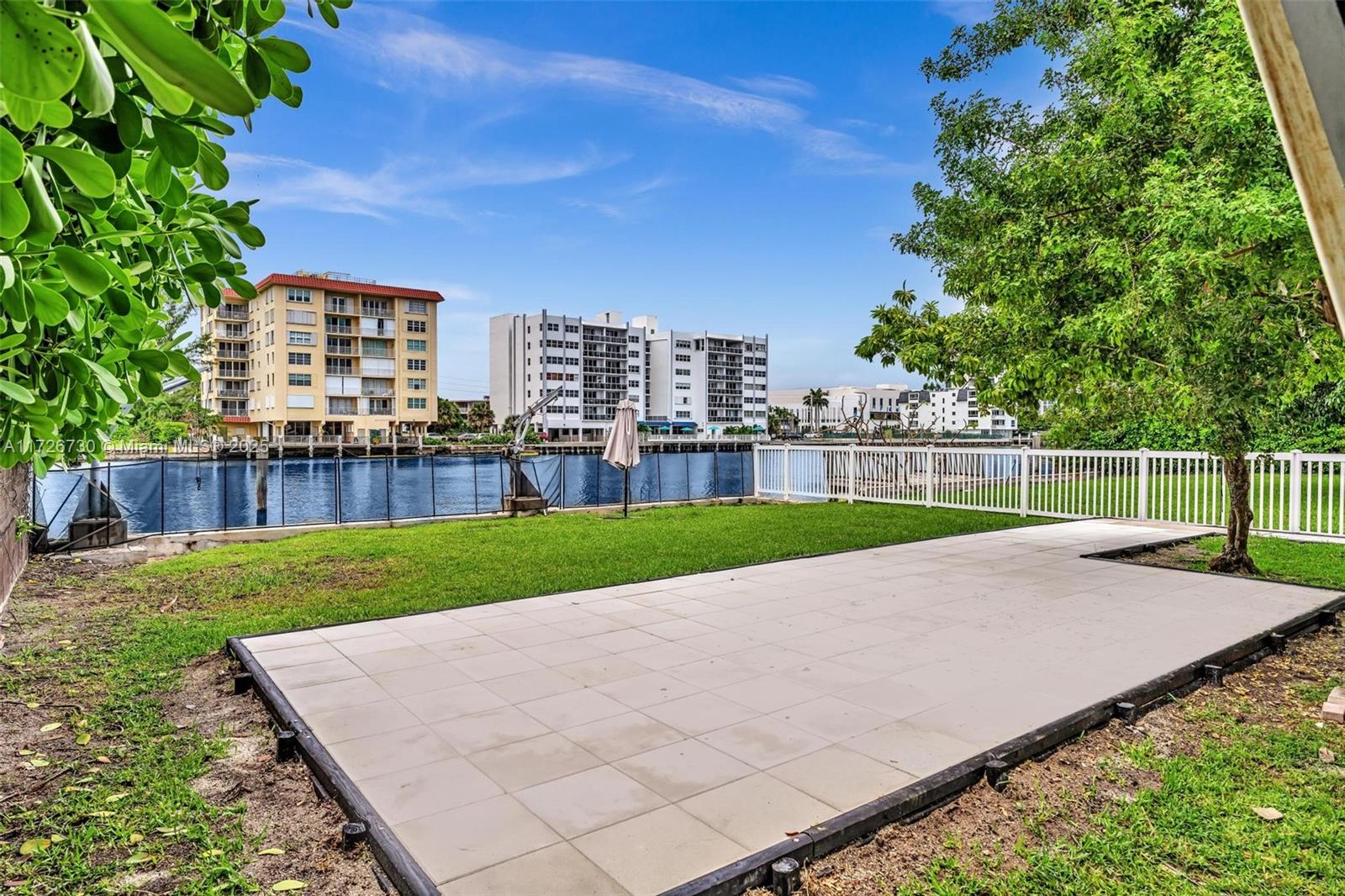 9440 Bay Dr, Surfside, Florida image 9