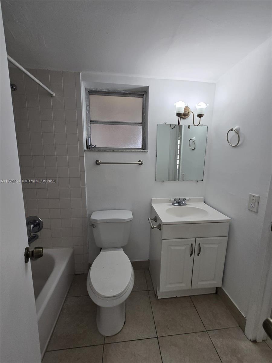 816 NW 87th Ave #406, Miami, Florida image 17