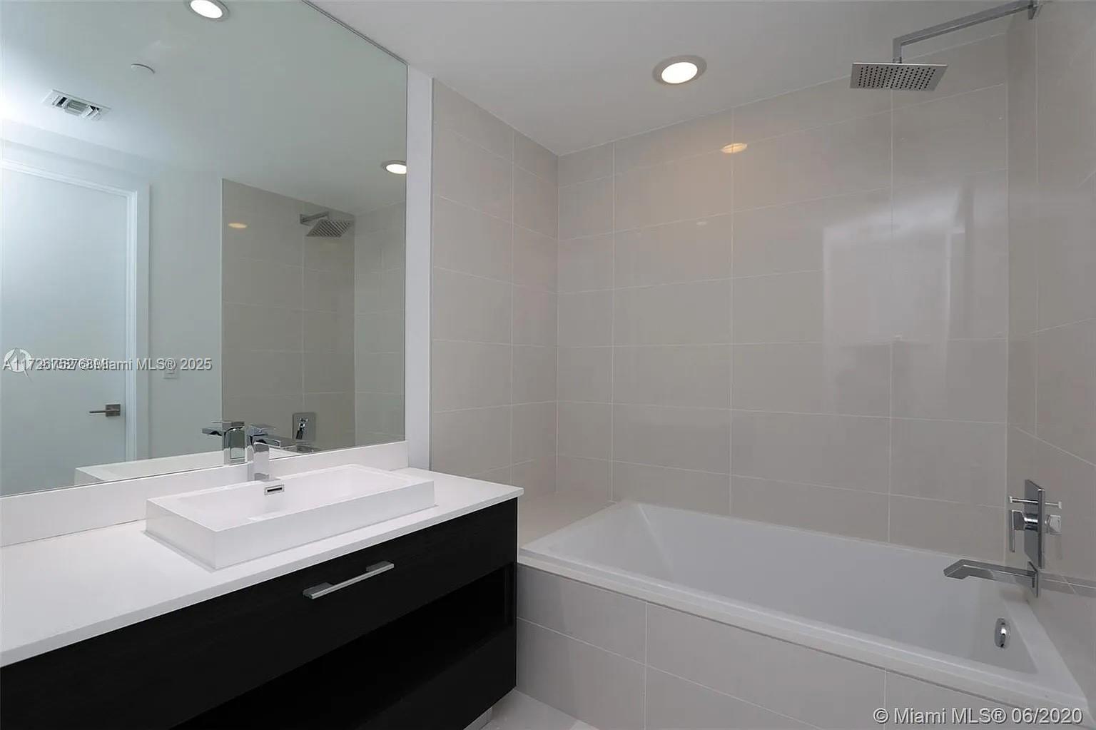 55 SW 9th St #3605, Miami FL 33130