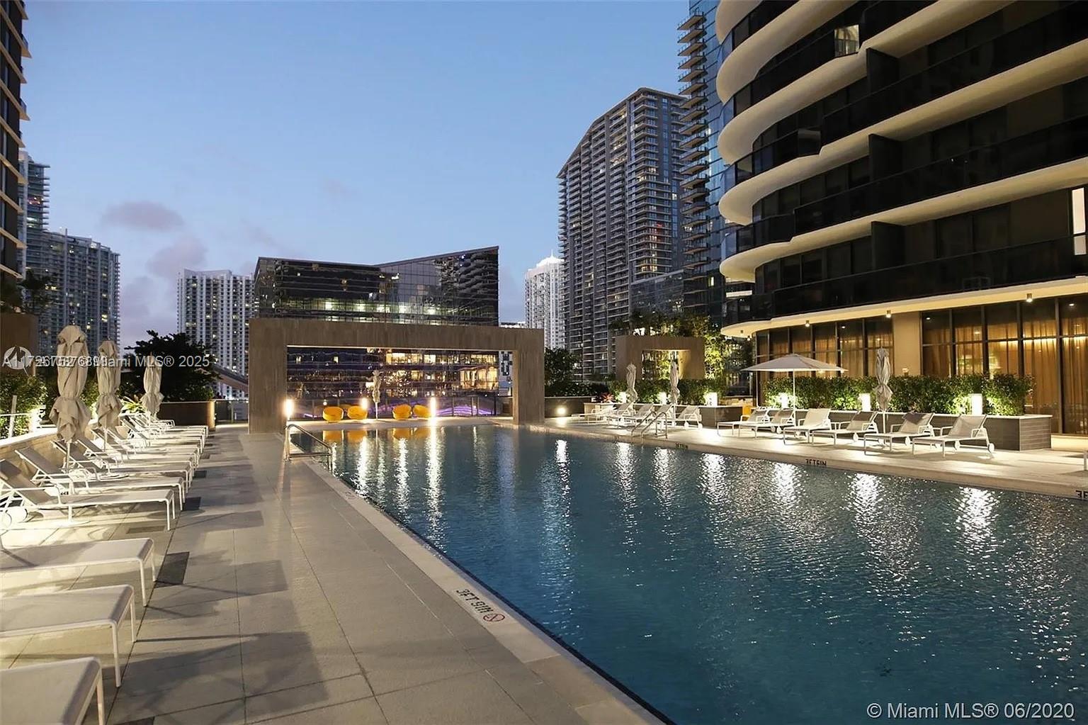 55 SW 9th St #3605, Miami FL 33130