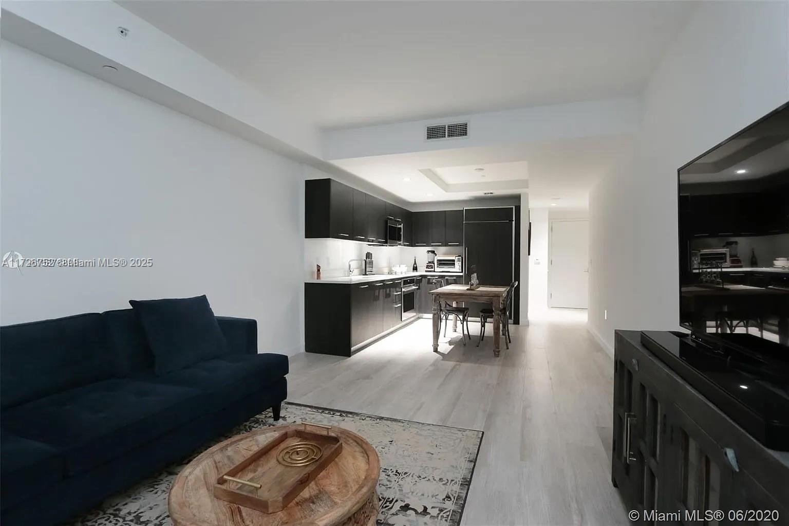 55 SW 9th St #3605, Miami FL 33130
