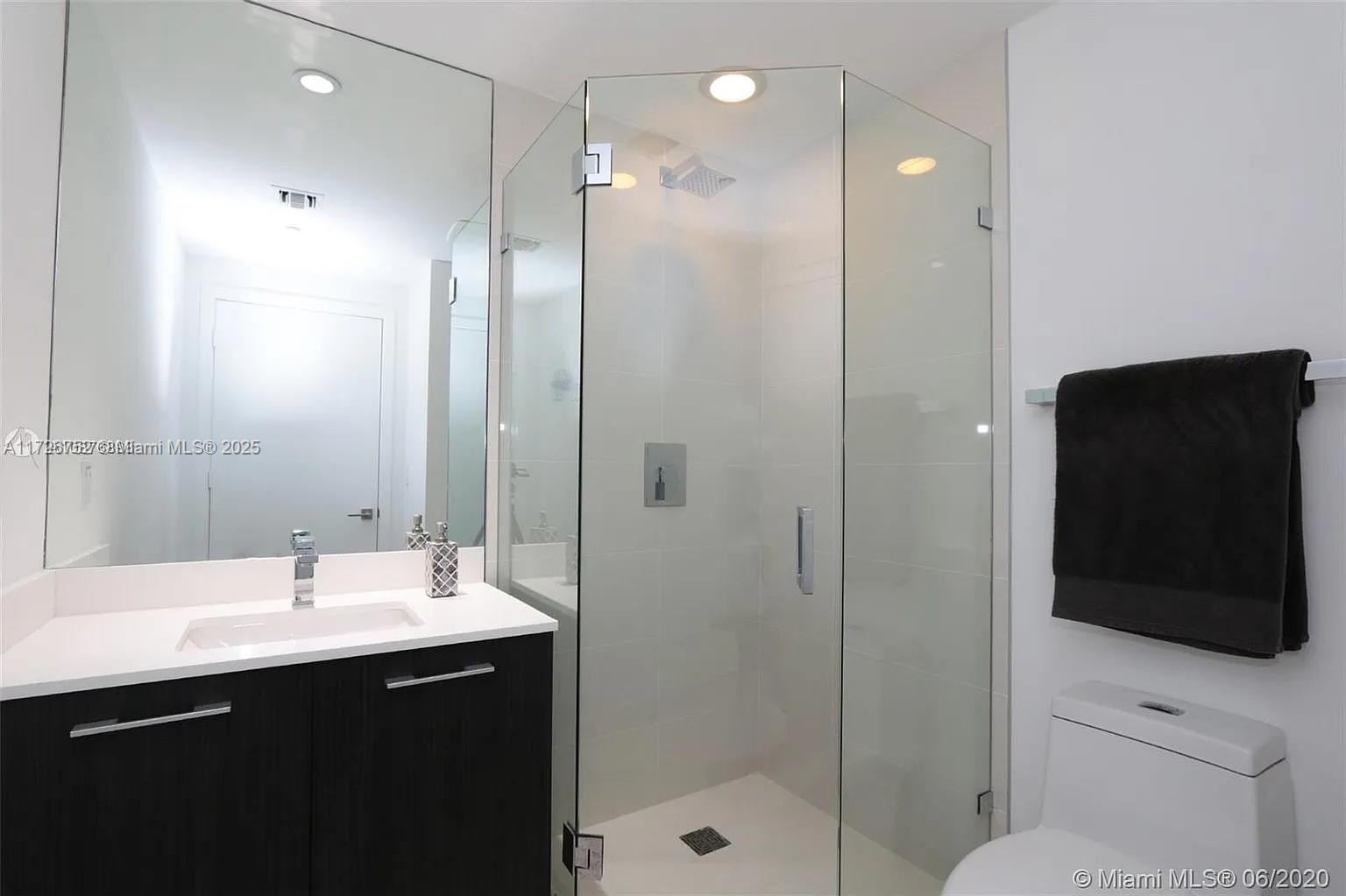 55 SW 9th St #3605, Miami FL 33130