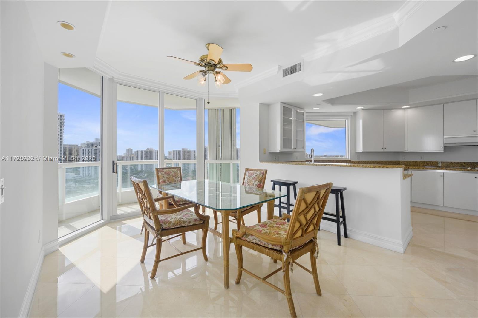 21050 Point Pl #1705, Aventura, Florida image 11