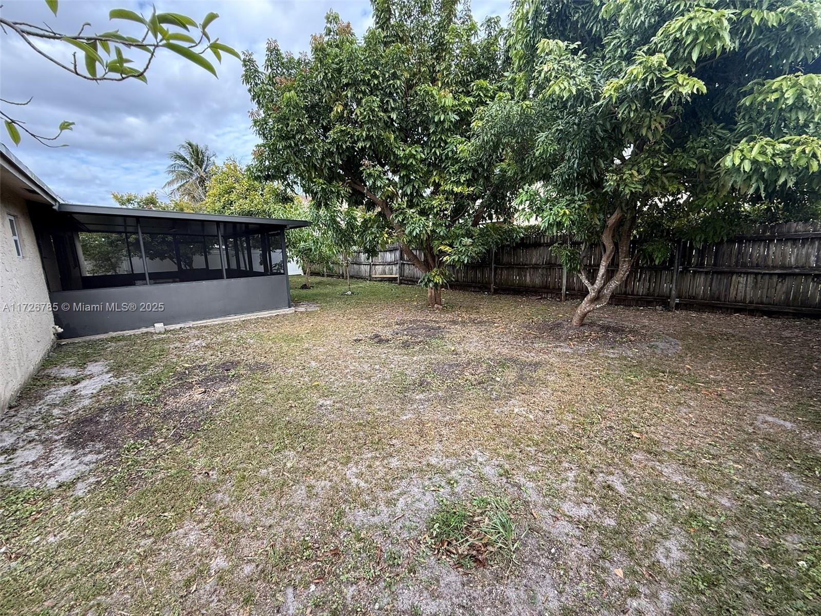 2640 NW 67th Ter, Margate, Florida image 36