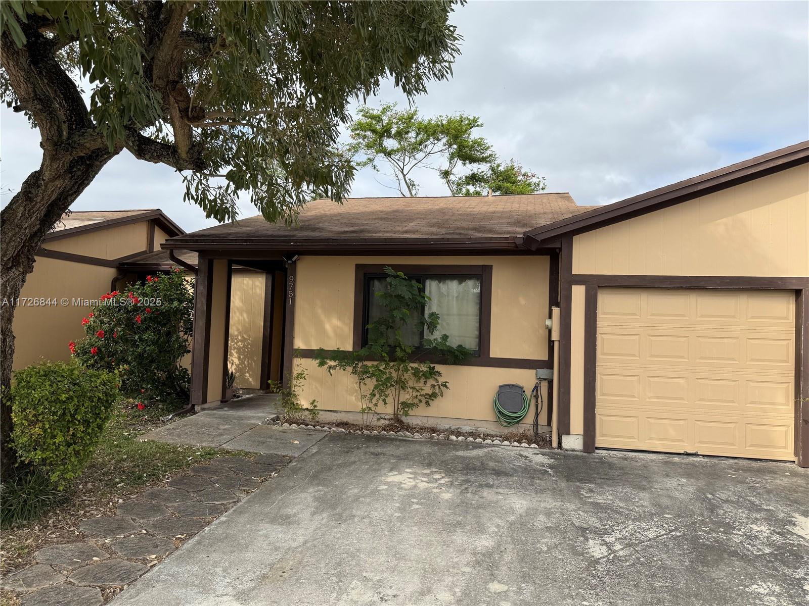 9751 W Daffodil Ln, Miramar, Florida image 3
