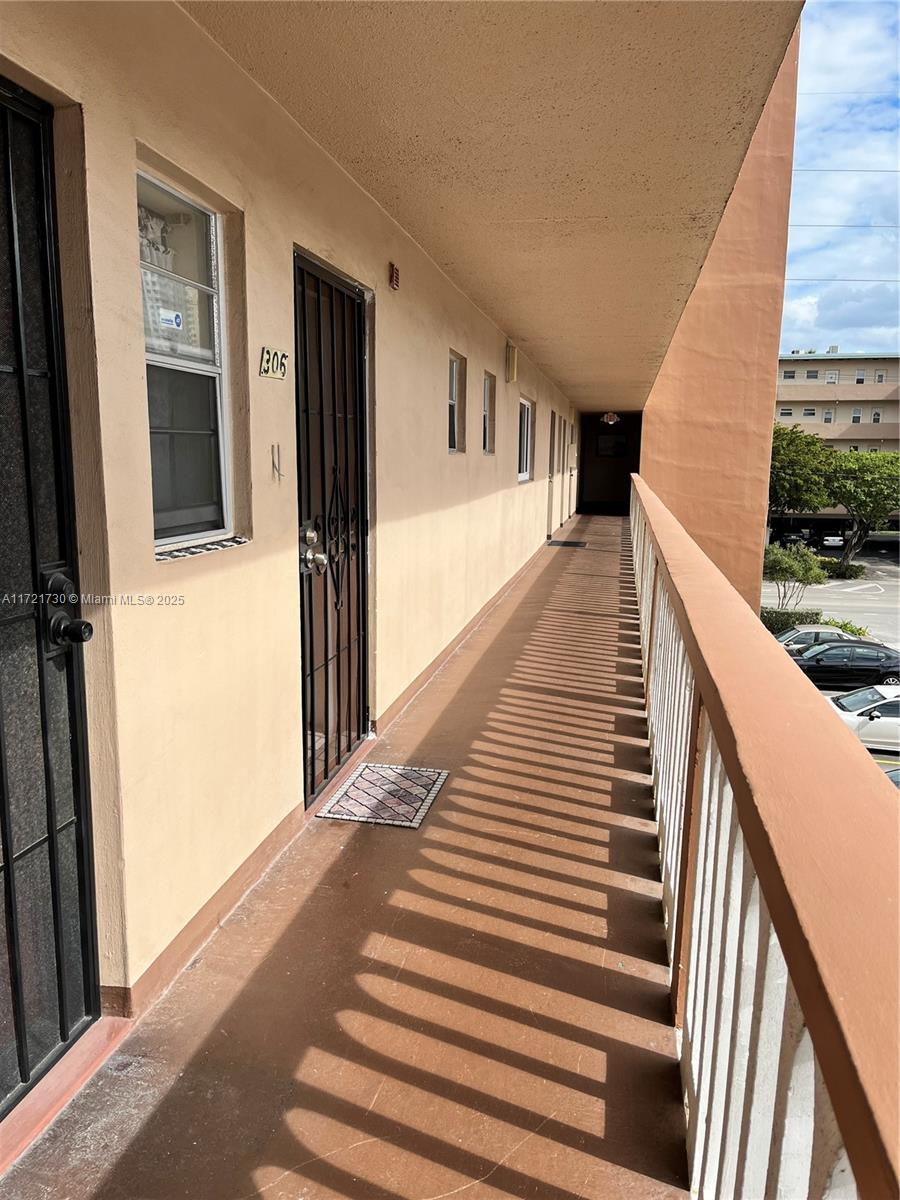 301 NE 14th Ave #306, Hallandale Beach, Florida image 3