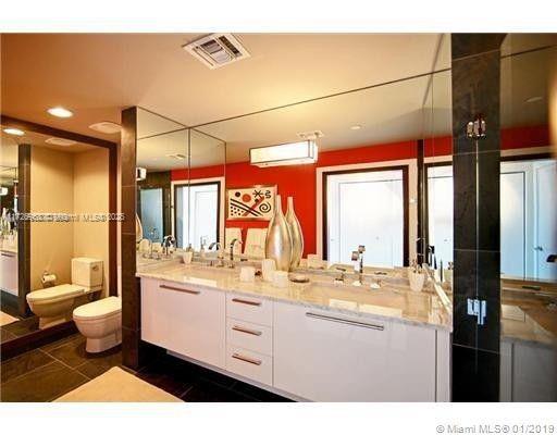 900 Biscayne Blvd #3904, Miami FL 33132