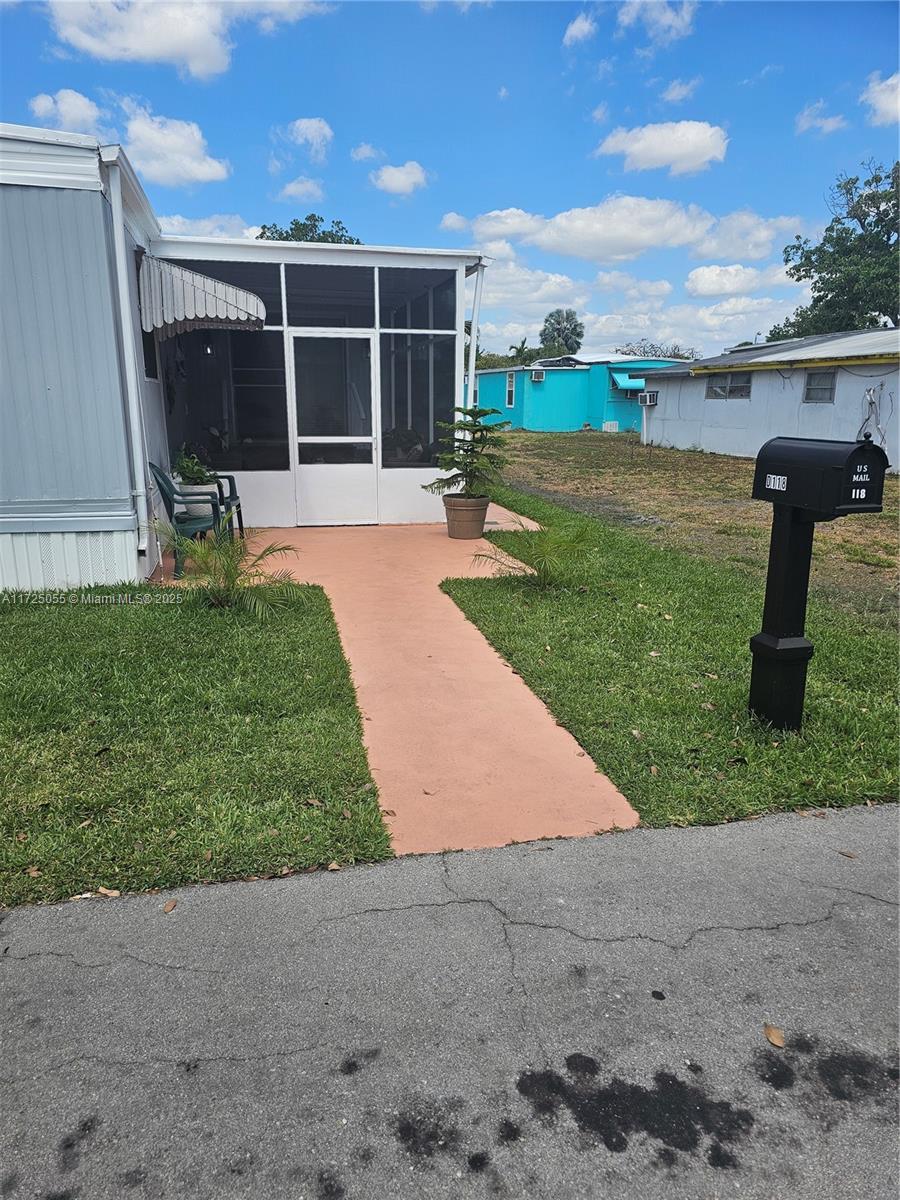 19900 NW 37 Ave Unit D 118, Miami Gardens, Florida image 2