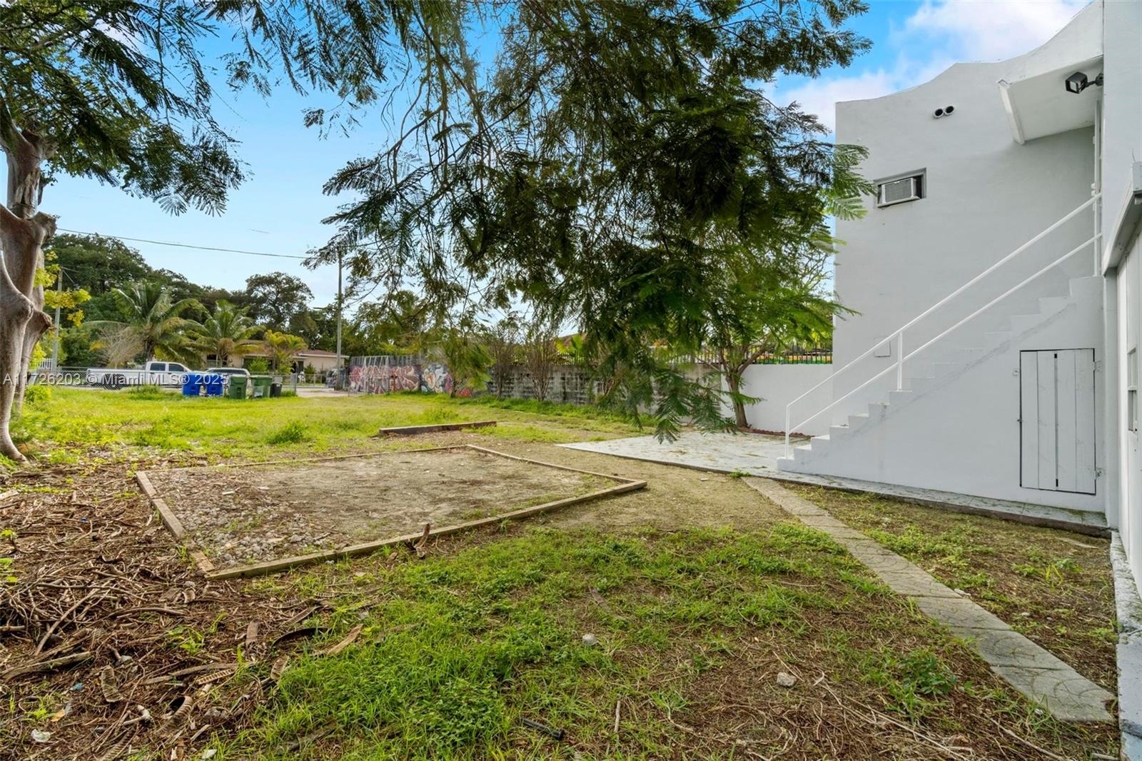 2177 NW 27th St, Miami, Florida image 2