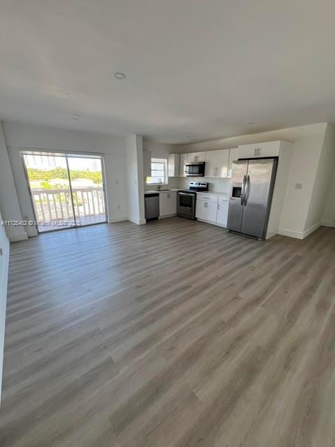 Spacious 1/1 Apartment in Boutique High-Rise in Coral Gables. Walking Distance to Miracle Mile and Coral Gables Businesses. 
Large apartment with 850 sq. ft of space. Large open floor plan with living/dining area. Kitchen has stainless steel appliances and granite counter tops. Bedroom has large windows and two wall-to-wall closets. Bathroom has a separate vanity area and full bathtub and shower. Over-sized balcony. Washer/Dryer in Unit. Pet-Friendly.