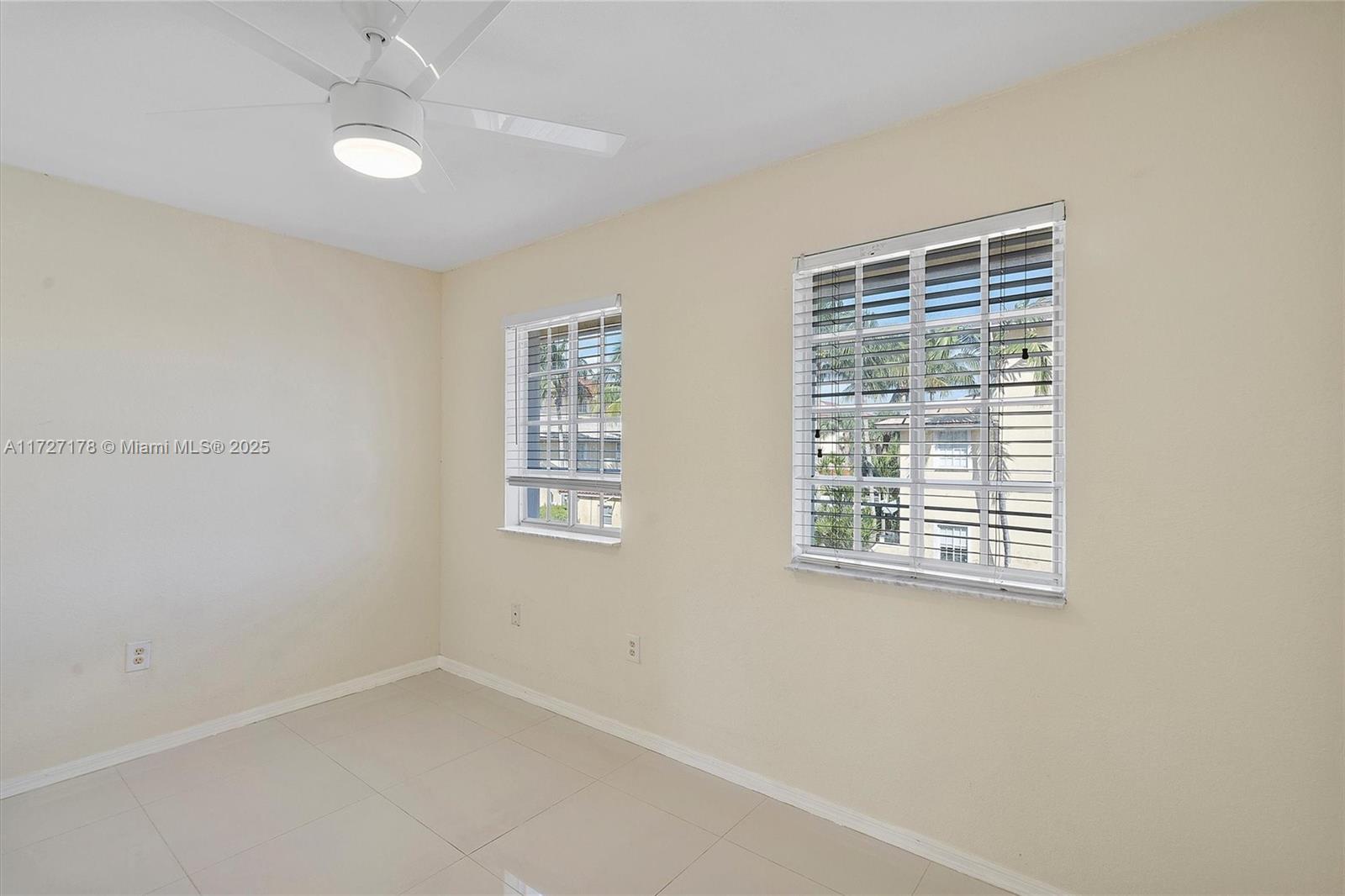 2052 NE 167th St #3-123, North Miami Beach, Florida image 14