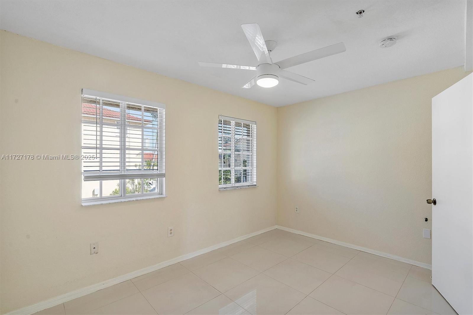 2052 NE 167th St #3-123, North Miami Beach, Florida image 18