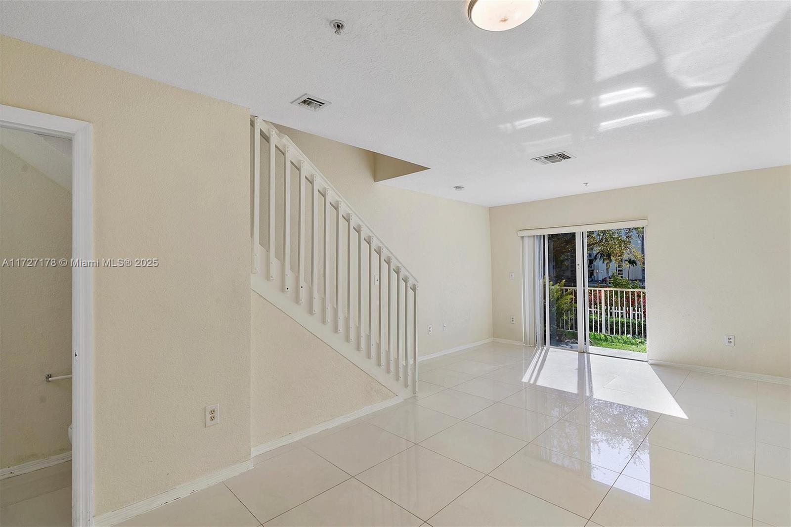 2052 NE 167th St #3-123, North Miami Beach, Florida image 3