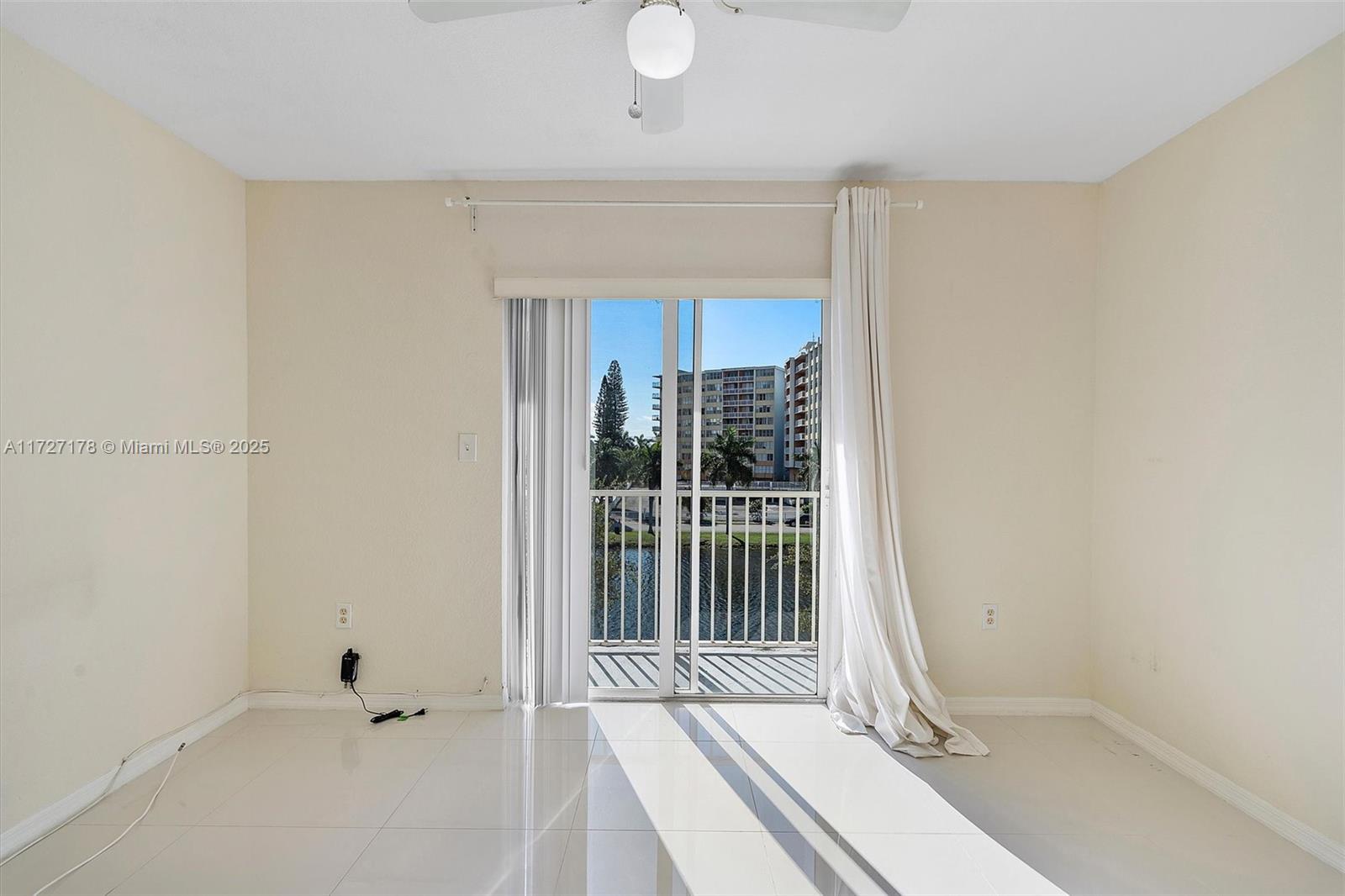 2052 NE 167th St #3-123, North Miami Beach, Florida image 30