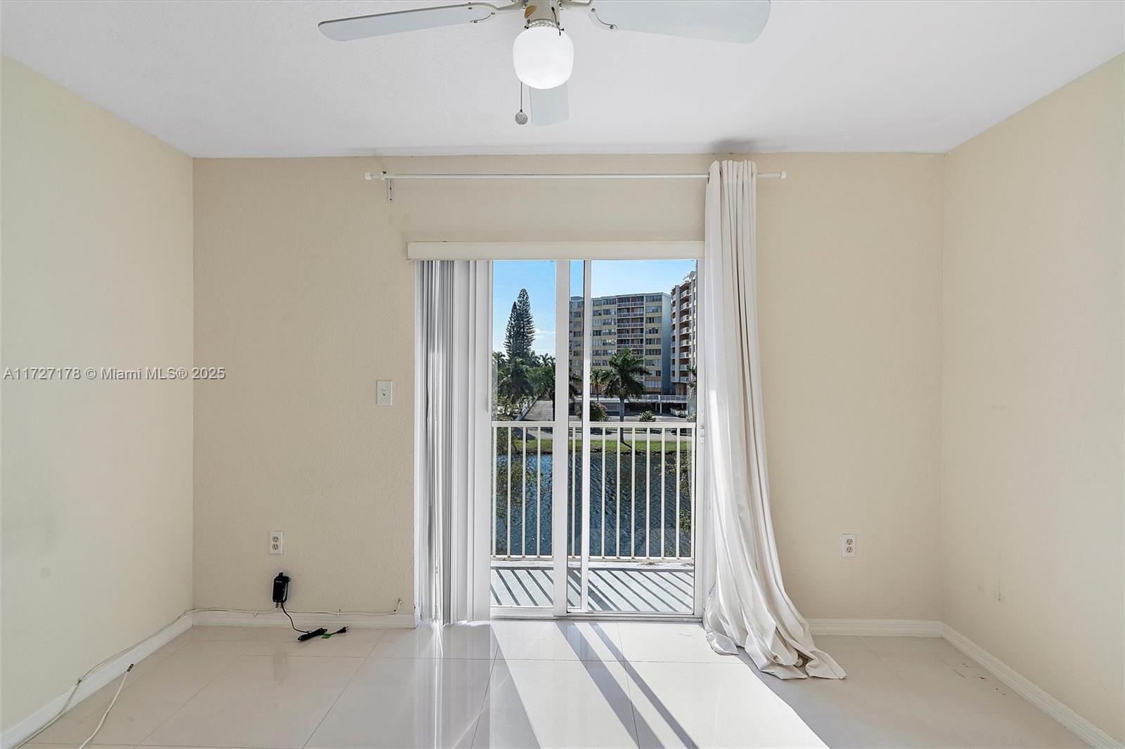 2052 NE 167th St #3-123, North Miami Beach, Florida image 32