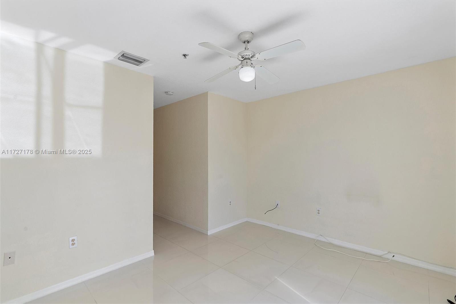 2052 NE 167th St #3-123, North Miami Beach, Florida image 34