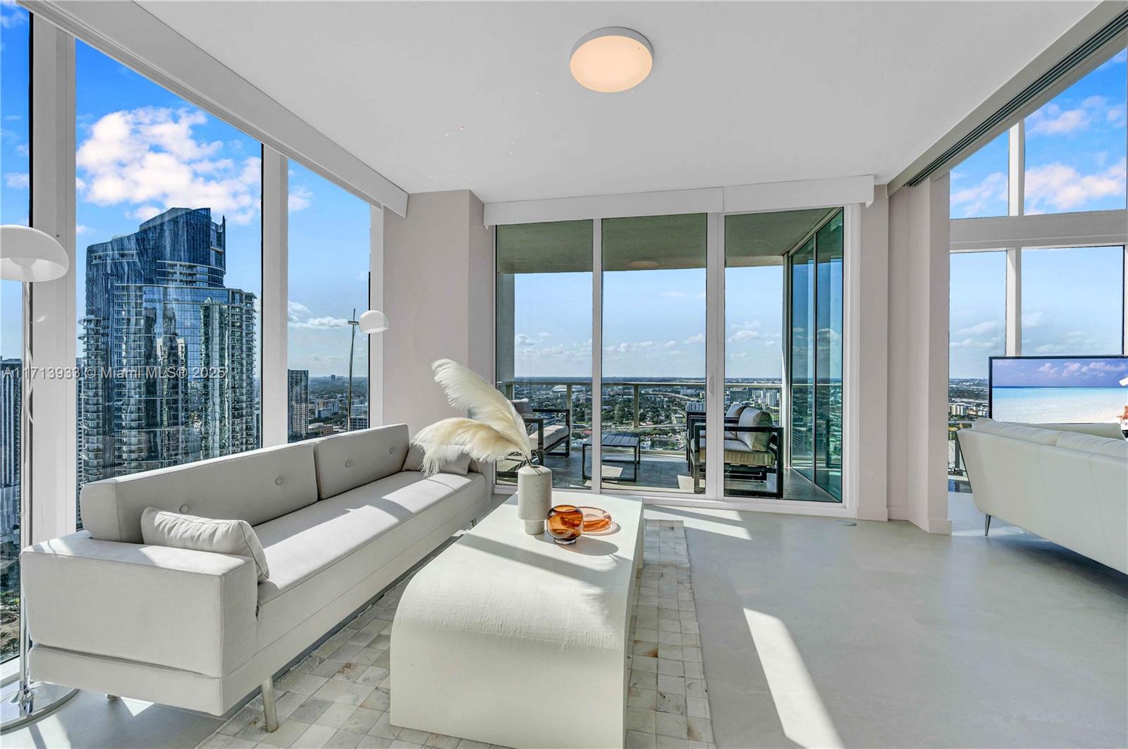 1040 Biscayne Blvd #LPH4407, Miami FL 33132