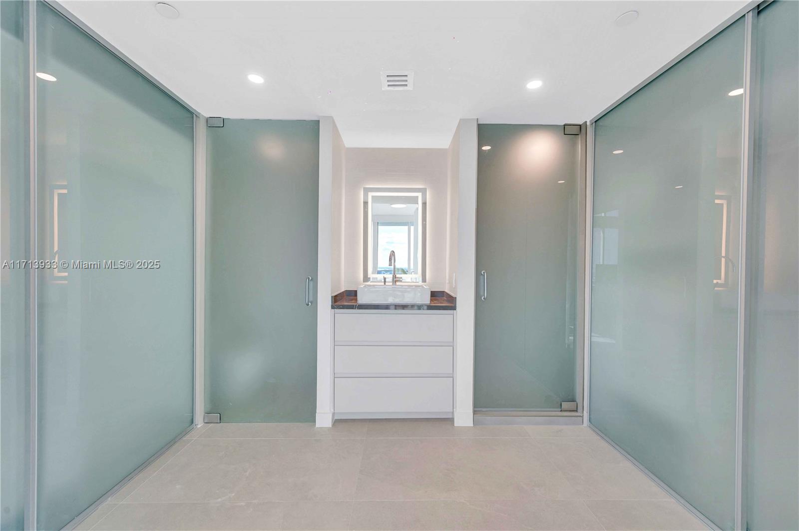1040 Biscayne Blvd #LPH4407, Miami FL 33132