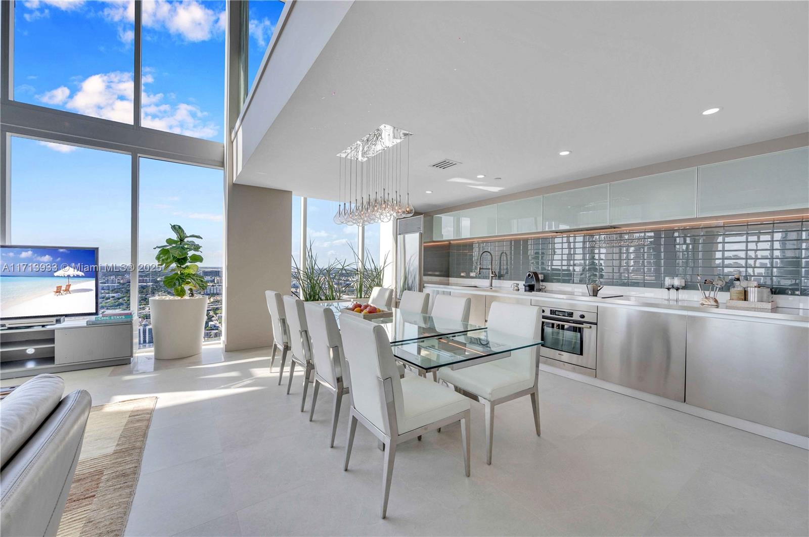 1040 Biscayne Blvd #LPH4407, Miami FL 33132