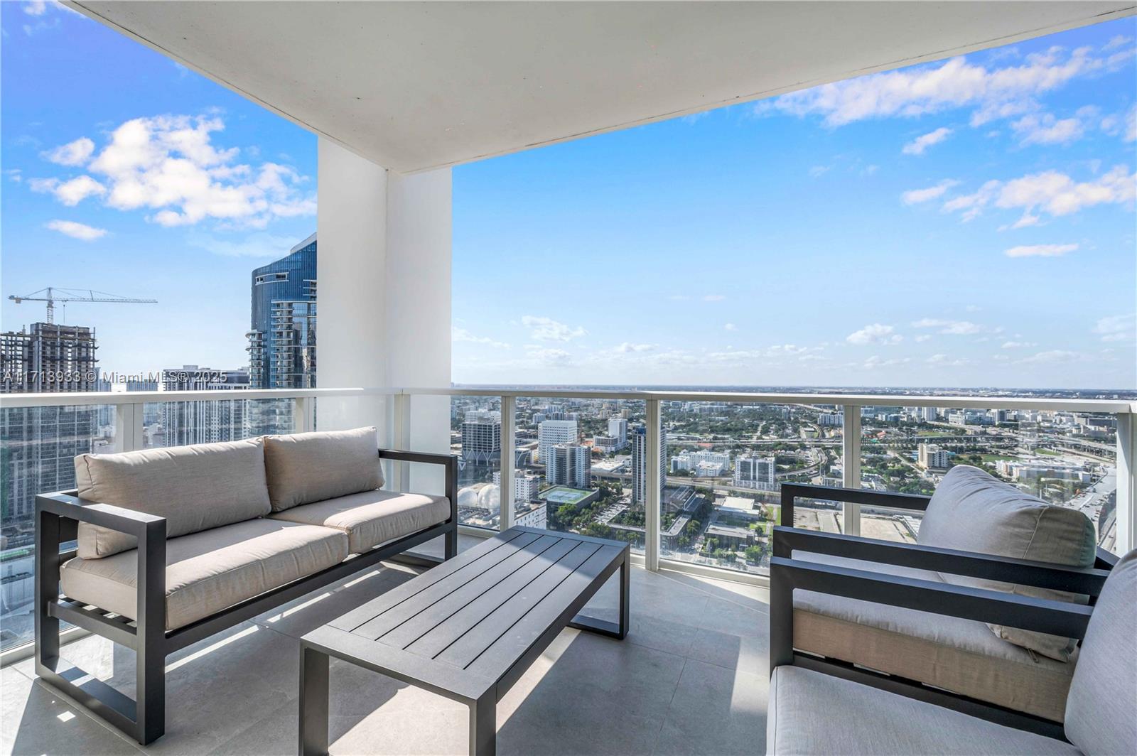 1040 Biscayne Blvd #LPH4407, Miami FL 33132