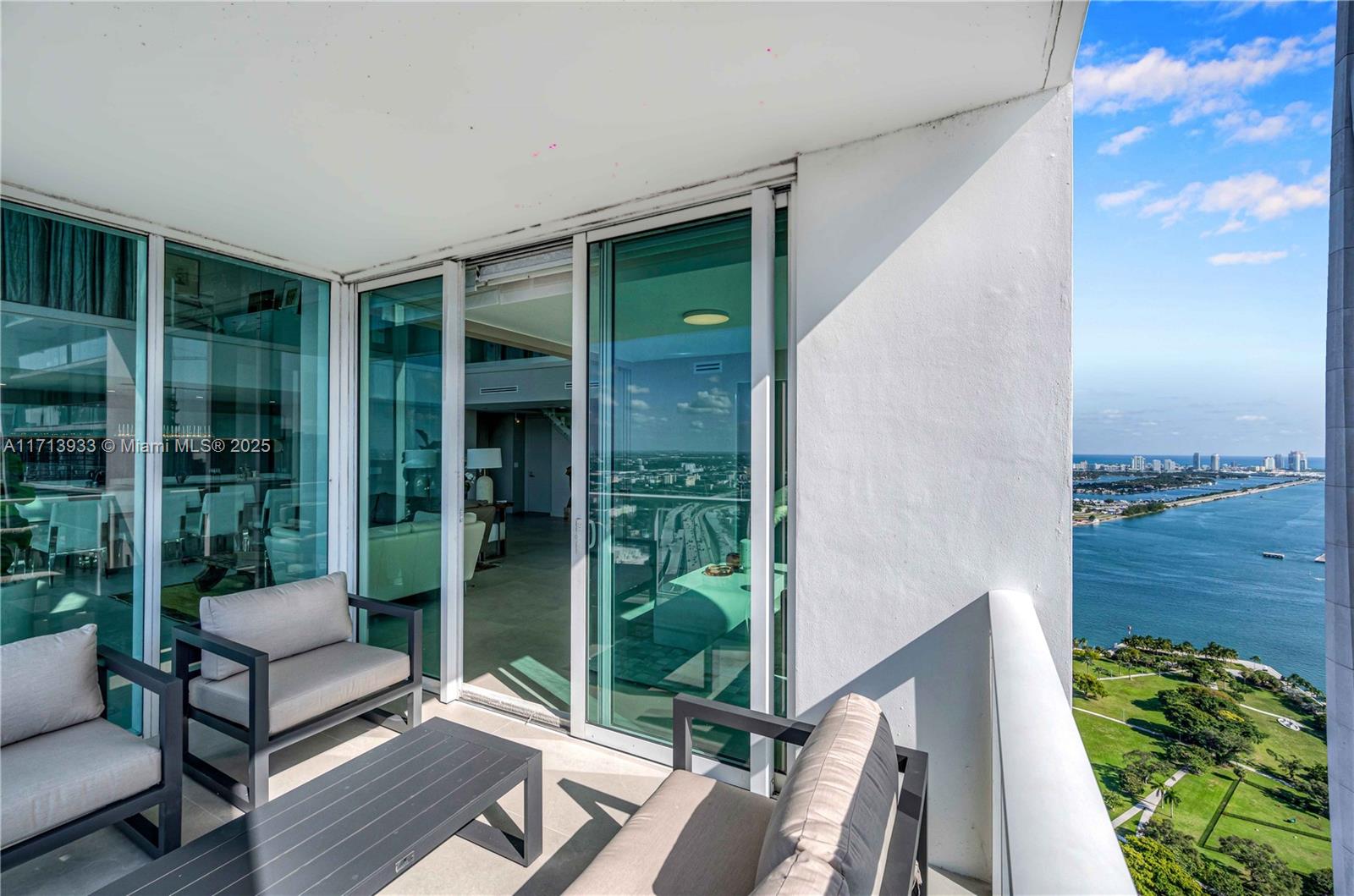1040 Biscayne Blvd #LPH4407, Miami FL 33132