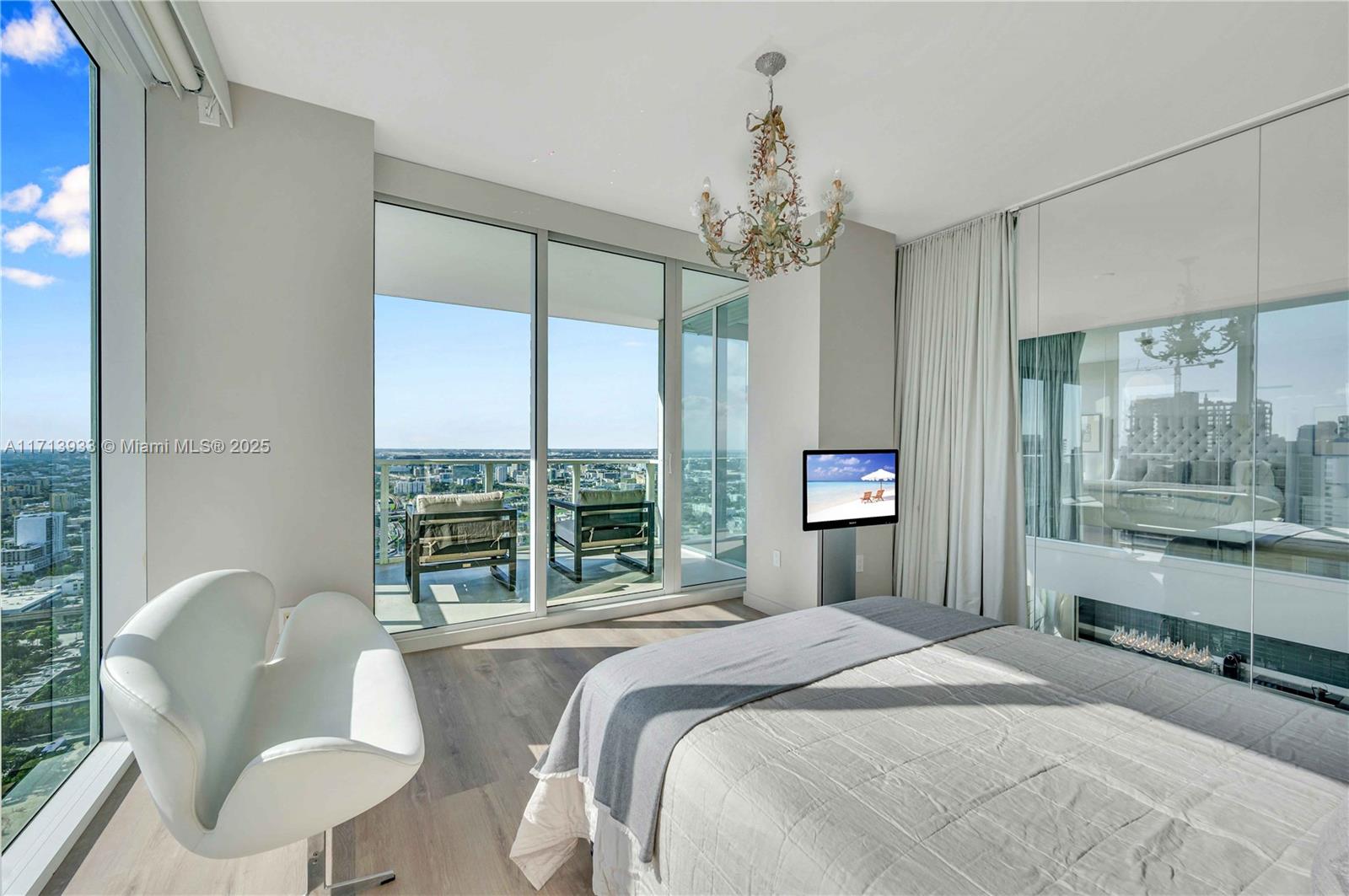 1040 Biscayne Blvd #LPH4407, Miami FL 33132