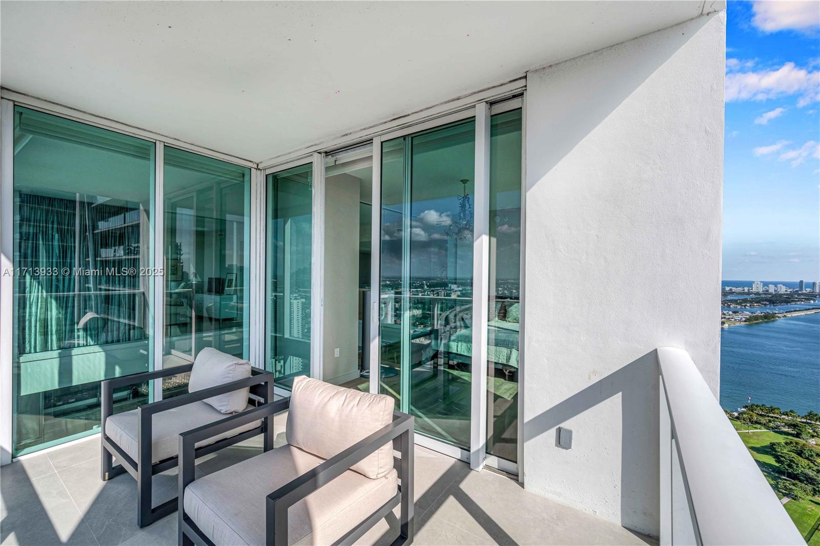 1040 Biscayne Blvd #LPH4407, Miami FL 33132