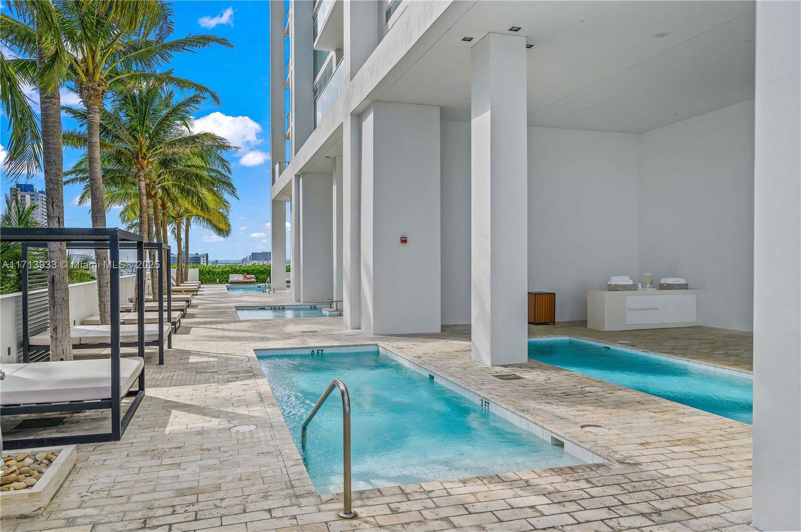 1040 Biscayne Blvd #LPH4407, Miami FL 33132