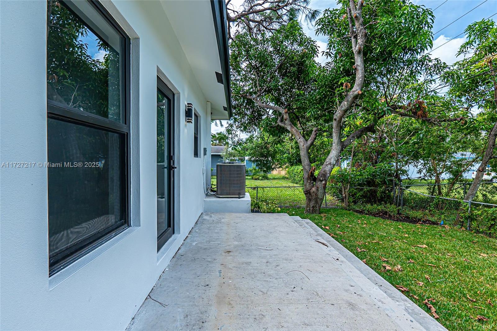 2725 NW 7th St, Fort Lauderdale, Florida image 39