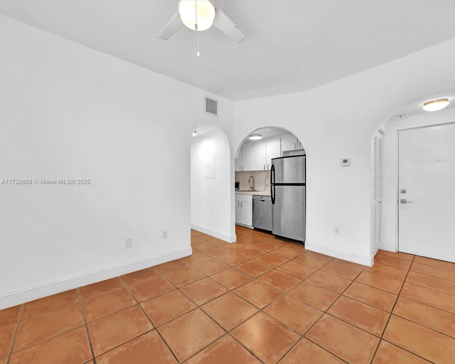 1218 Drexel Ave #304, Miami Beach, Florida image 17